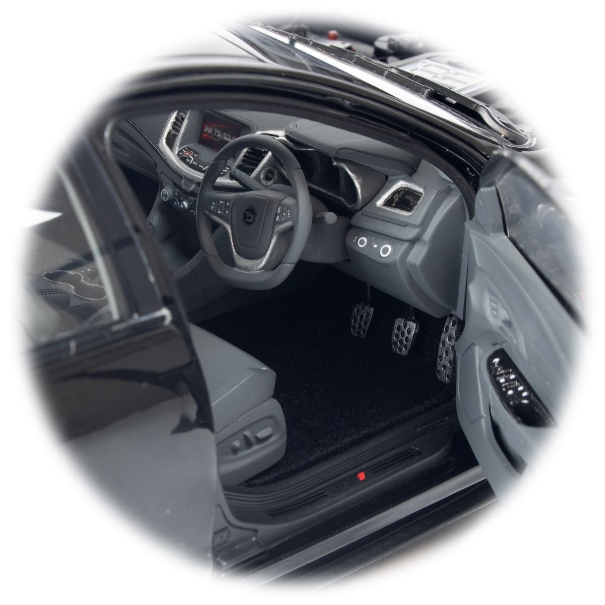 HSV Gen-F2 GTSR W1 - 2017 - Phantom Black - 1:18 Model Car