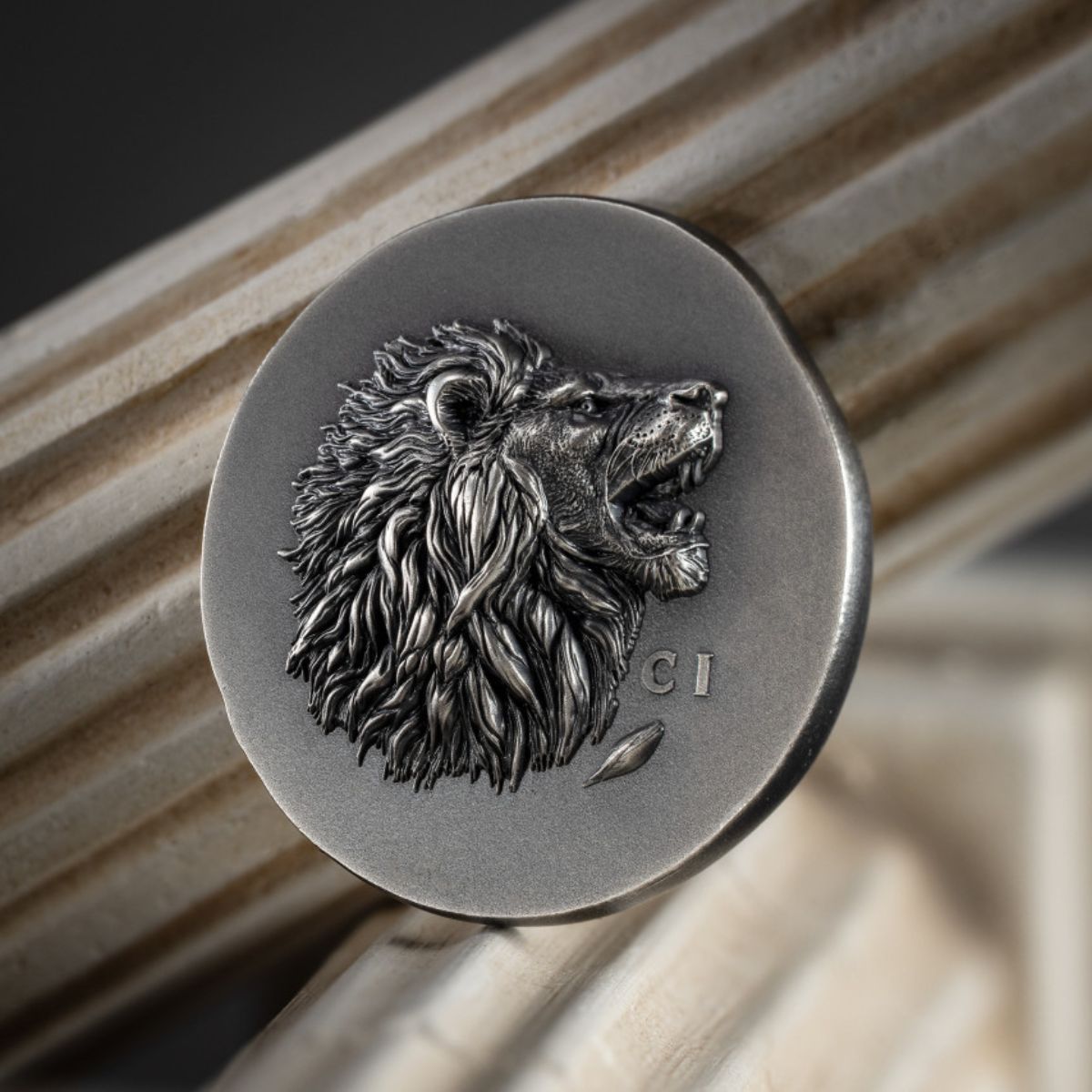 Leon 2025 $5 1oz Silver Ultra High Relief Antique Finish Coin