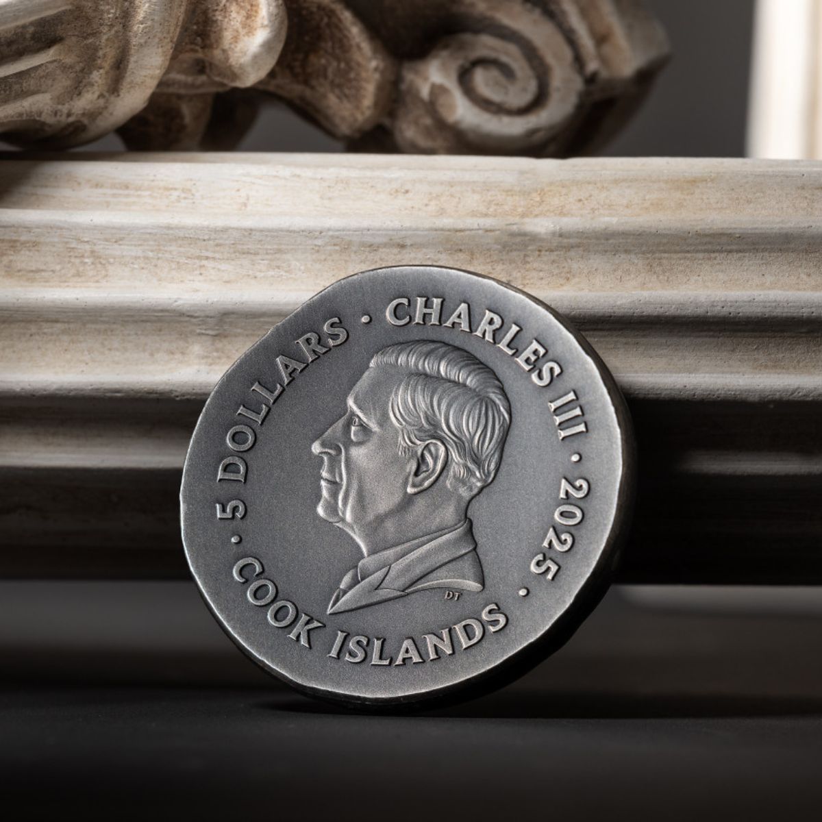 Leon 2025 $5 1oz Silver Ultra High Relief Antique Finish Coin