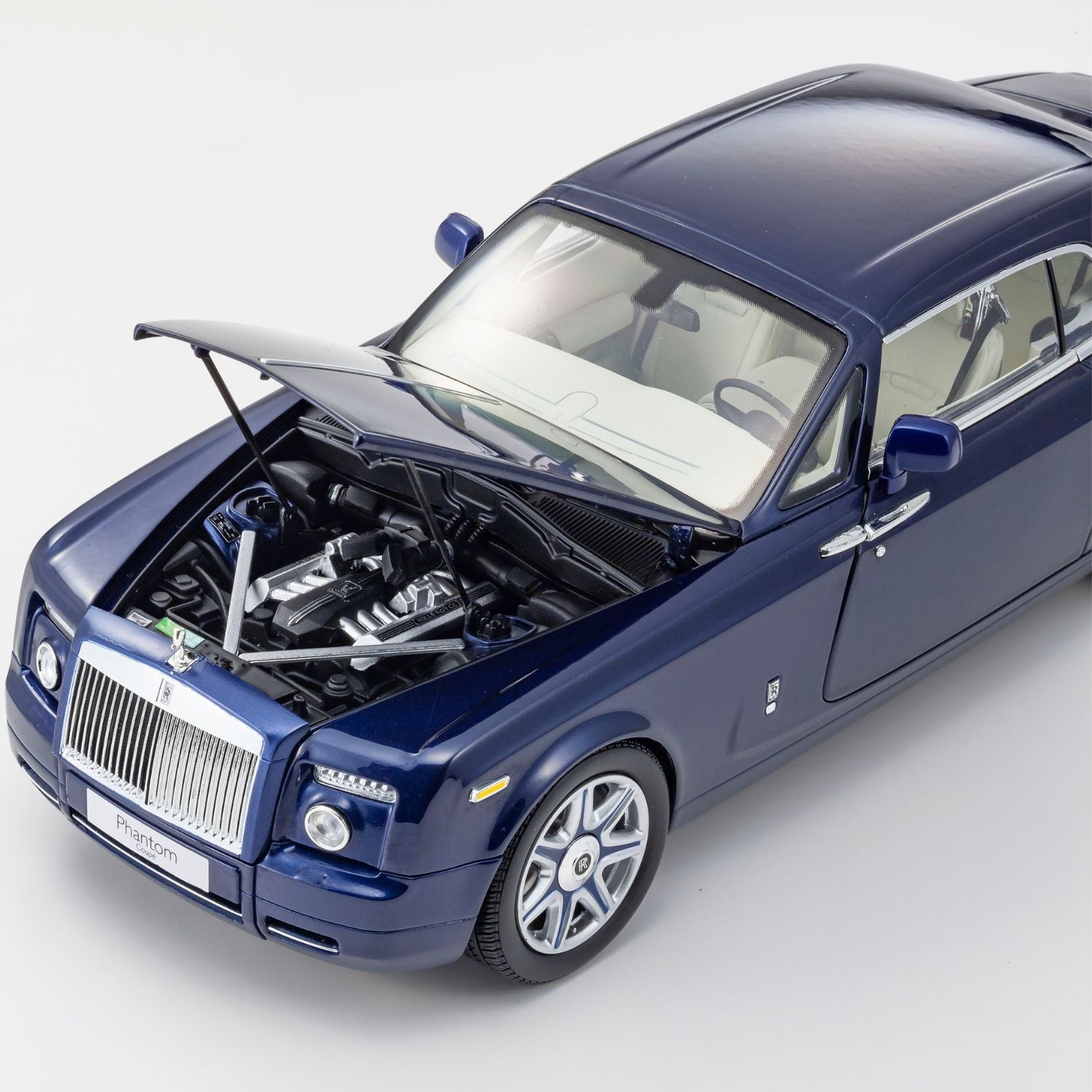 Paragon 1/18 Scale Diecast PA-38216 - Rolls Royce Phantom V Midnight Blue RHD 7427264877996