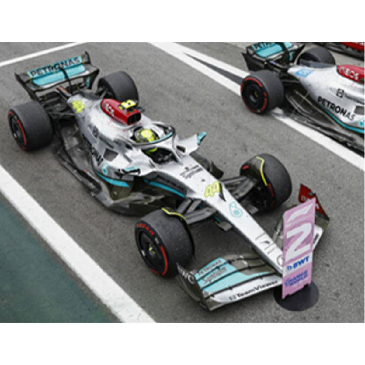 Mercedes-AMG Petronas F1 W13 E Performance No.44 Mercedes-AMG Petronas F1 Team - 2nd Brazilian GP 2022 - Lewis Hamilton.  (With pit and number board) - 1:43 Scale Resin Model Car