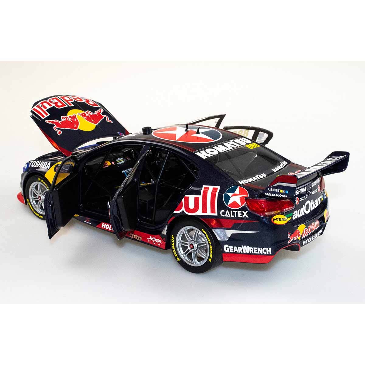 HOLDEN VF COMMODORE V8 - RED BULL RACING AUSTRALIA - LOWNDES/RICHARDS #888 - 2015 BATHURST 1000 WINNER - 1:18 Scale Diecast Model Car
