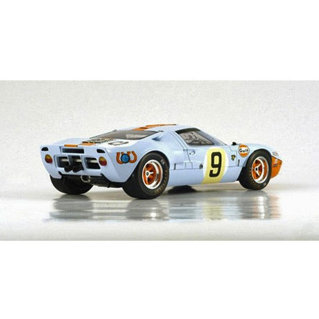 Ford GT 40 No.9 Winner 24H Le Mans 1968 - P. Rodriguez - L. Bianchi - With Acrylic Cover - 1:18 Scale Resin Model Car