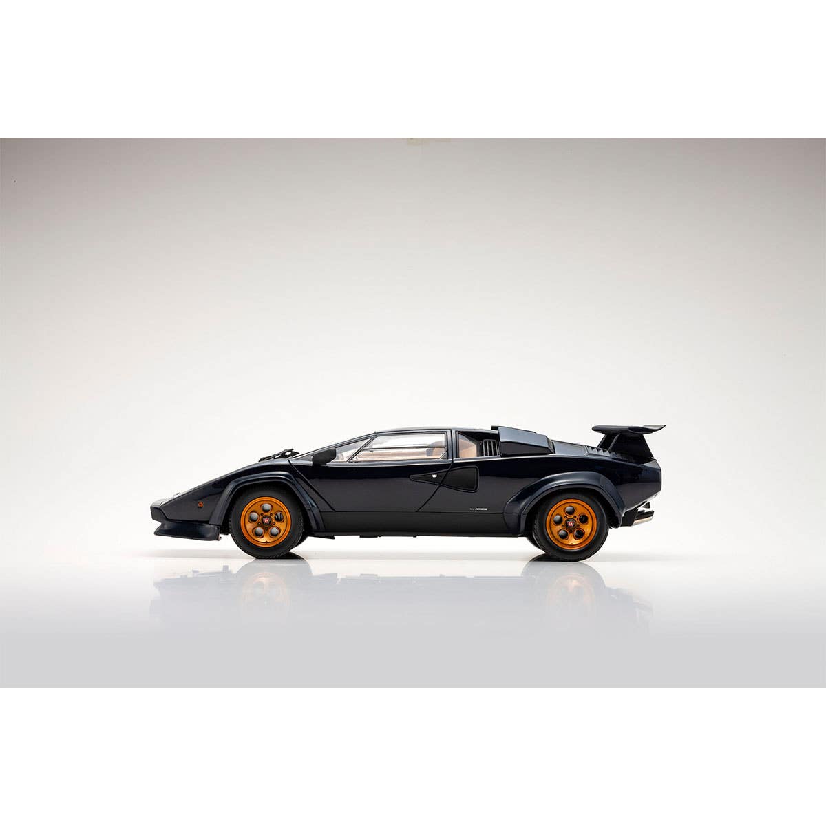 Lamborghini Countach Walter Wolf - Dark Blue - 1:18 Scale Diecast Model Car