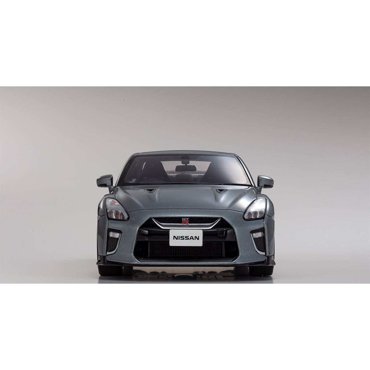 Nissan GT-R  2020 - Grey - 1:18 Scale Resin Model Car
