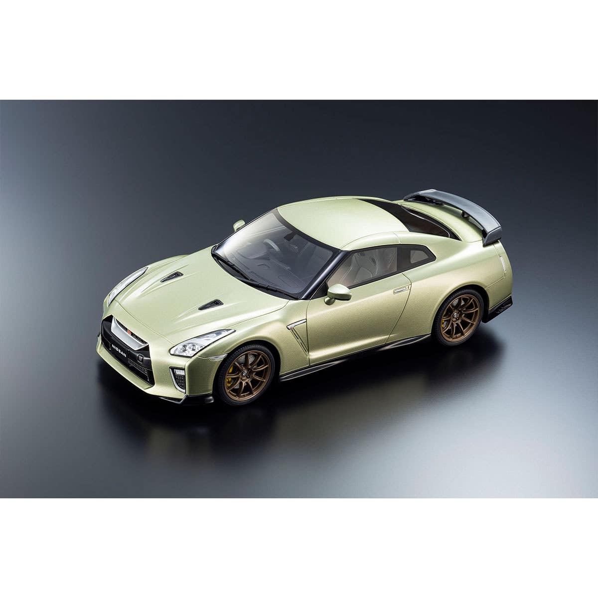 Nissan GT-R Premium Edition T-Spec (Millennium JADE) - 1:18 Scale Resin Model Car