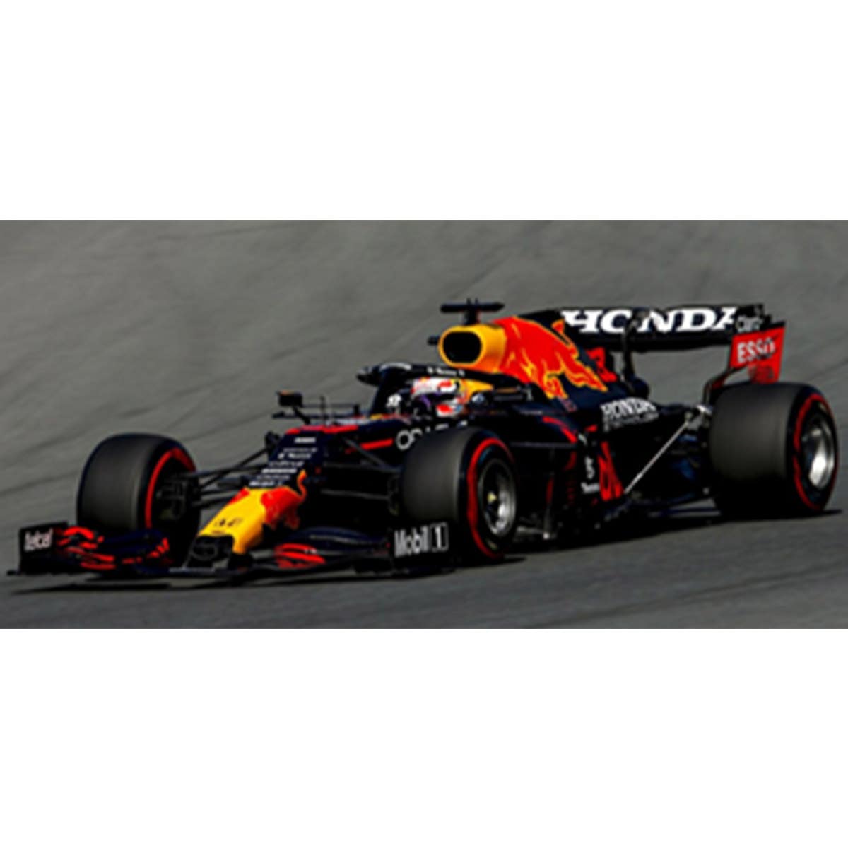 Red Bull Racing Honda RB16B No.33 Red Bull Racing - Winner Dutch GP 2021 - Max Verstappen.  With Pit Board - 1:18 Scale Resin Model Car