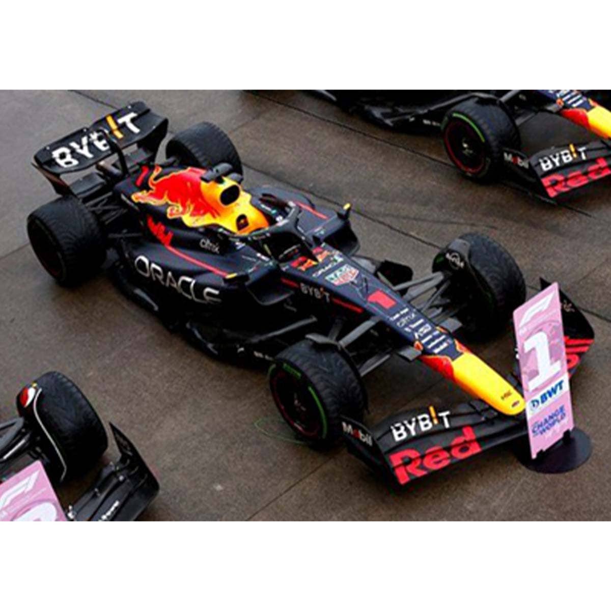 Oracle Red Bull Racing RB18 No.1 - Winner Japanese GP 2022 - 2022 Formula One Drivers' Champion - Max Verstappen.  With No.1 and World Champion Board - 1:43 Scale Resin Model Car