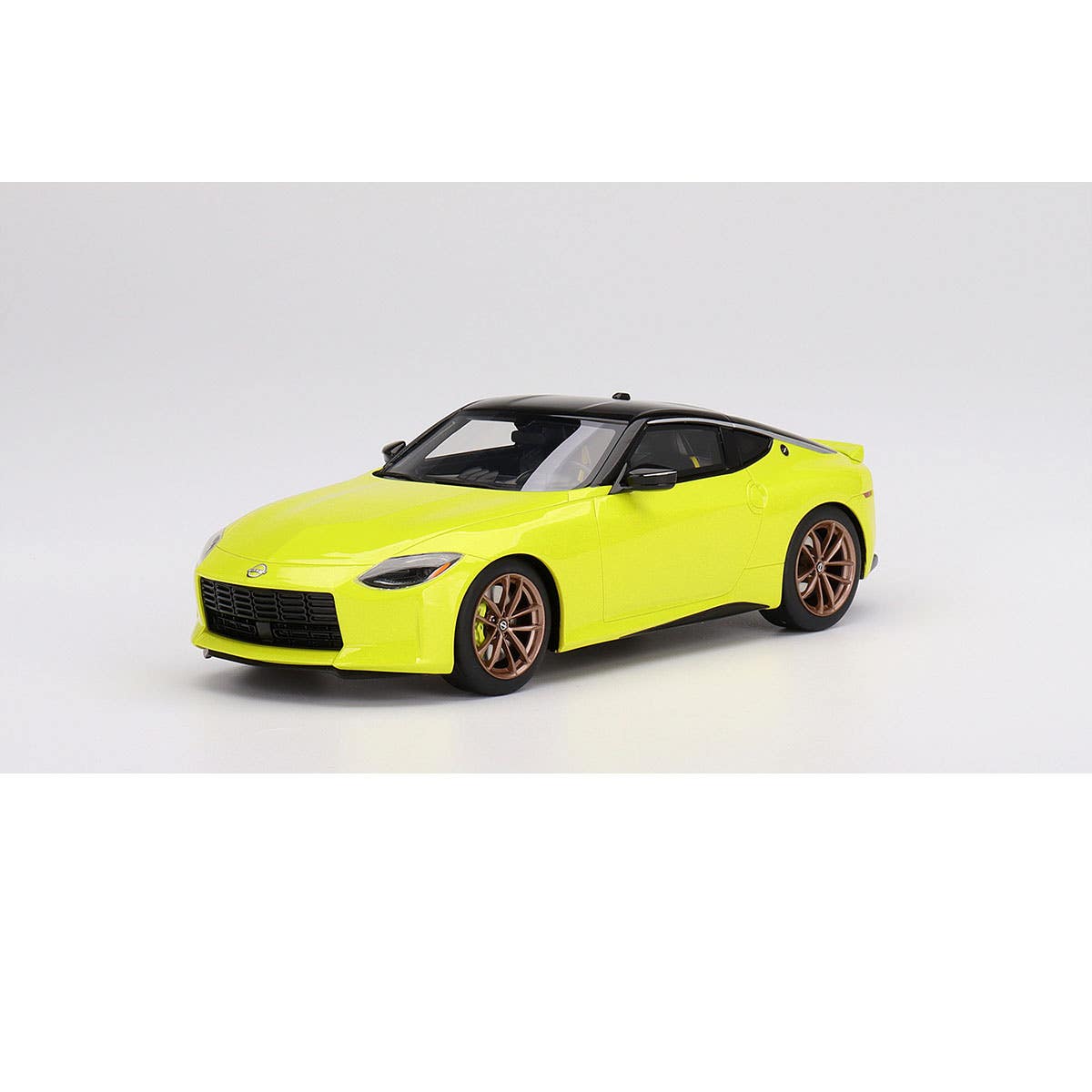 Nissan Z Proto Spec 2023 Ikazuchi Yellow LHD - 1:18 Scale Resin