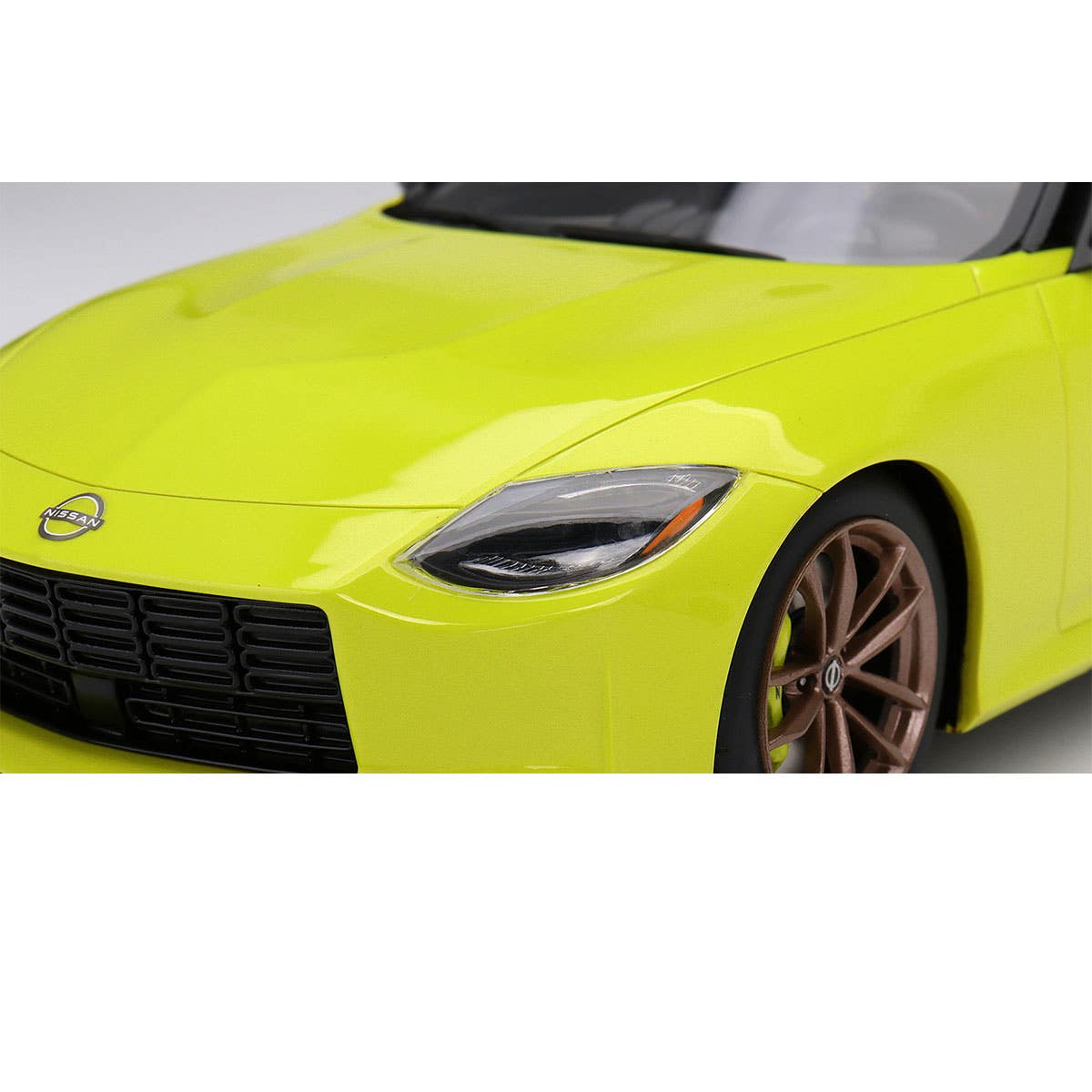 Nissan Z Proto Spec 2023 Ikazuchi Yellow LHD - 1:18 Scale Resin