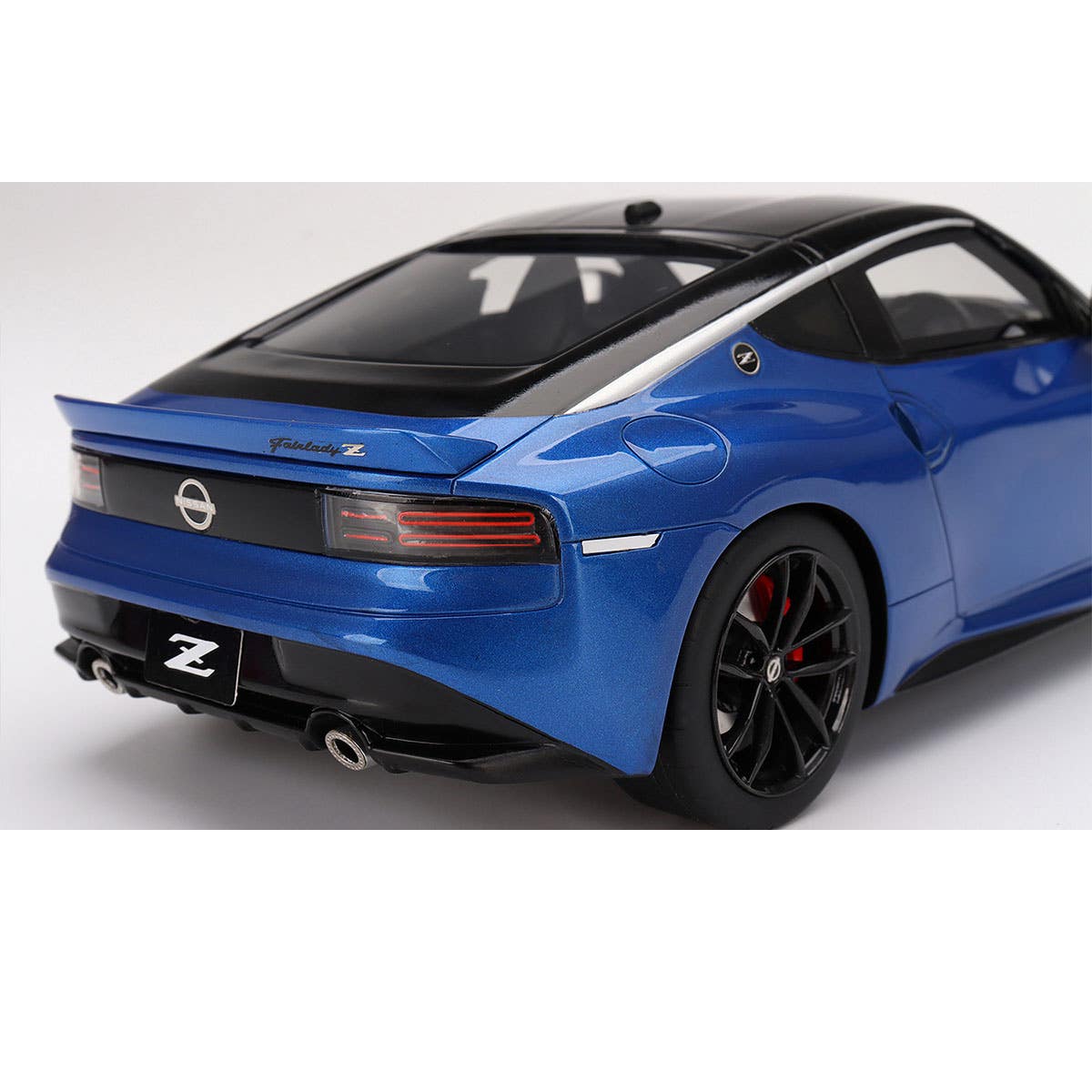 Nissan Fairlady Z Version ST 2023 Seiran Blue RHD 118 Scale Resin M